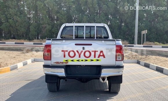 Ra Imported Toyota Hilux funfun Ọkọ̀ in Import - Dubai ni Ashanti Ra Imported Toyota Hilux funfun Ọkọ̀ in Import - Dubai ni Ashanti
