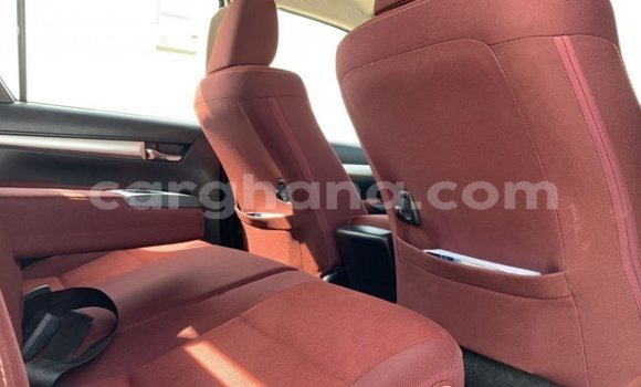 Ra Imported Toyota Hilux funfun Ọkọ̀ in Import - Dubai ni Ashanti Ra Imported Toyota Hilux funfun Ọkọ̀ in Import - Dubai ni Ashanti