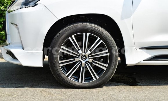 Ra Imported Lexus LX funfun Ọkọ̀ in Import - Dubai ni Ashanti Ra Imported Lexus LX funfun Ọkọ̀ in Import - Dubai ni Ashanti