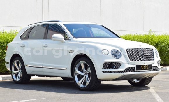 Buy Import Bentley Bentayga White Car in Import - Dubai in Ashanti Buy Import Bentley Bentayga White Car in Import - Dubai in Ashanti