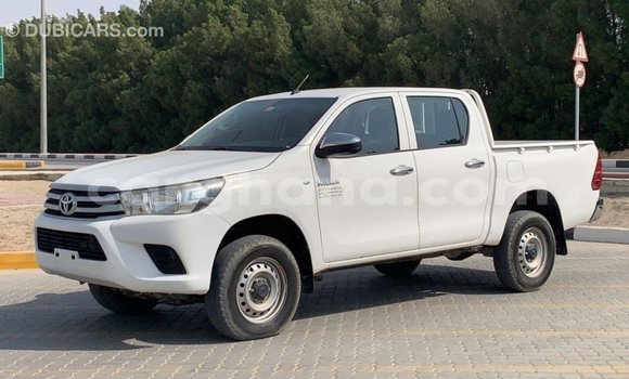 Sayi Imported Toyota Hilux White Mota in Import - Dubai a Ashanti Sayi Imported Toyota Hilux White Mota in Import - Dubai a Ashanti