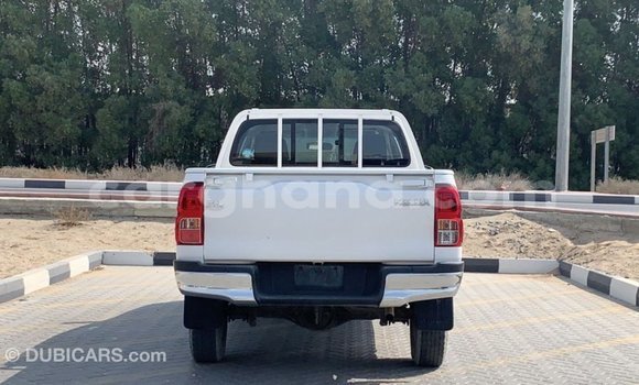 Sayi Imported Toyota Hilux White Mota in Import - Dubai a Ashanti Sayi Imported Toyota Hilux White Mota in Import - Dubai a Ashanti