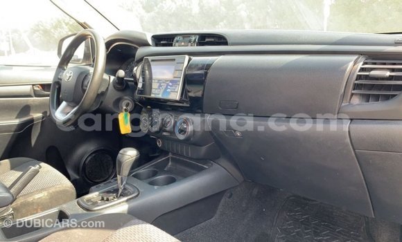Sayi Imported Toyota Hilux White Mota in Import - Dubai a Ashanti Sayi Imported Toyota Hilux White Mota in Import - Dubai a Ashanti