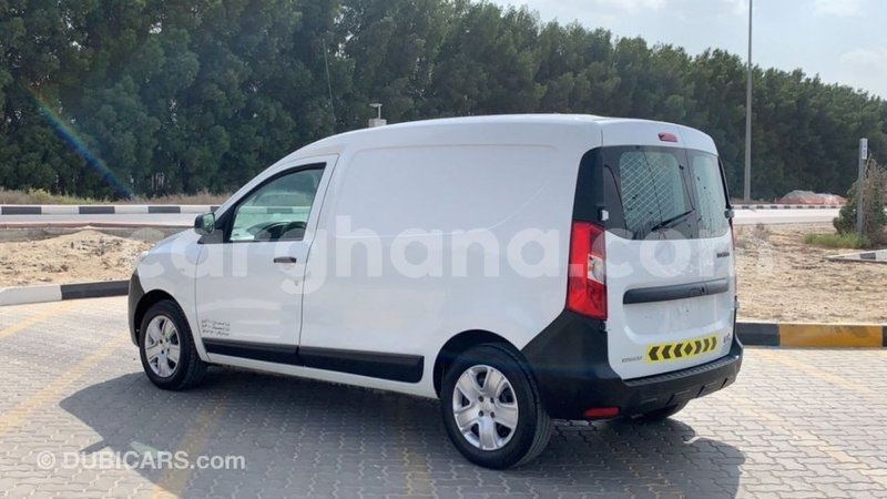 Big with watermark renault 18 ashanti import dubai 38027