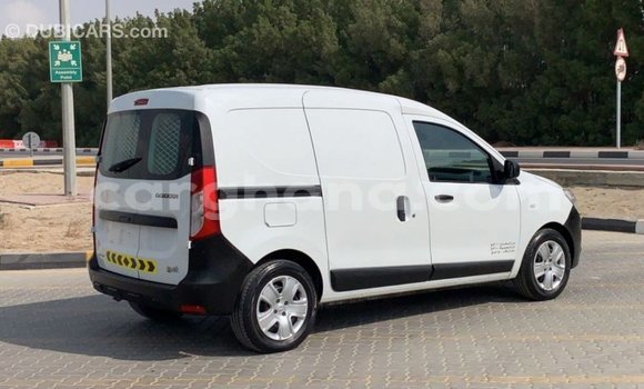 Sayi Imported Renault 18 White Mota in Import - Dubai a Ashanti Sayi Imported Renault 18 White Mota in Import - Dubai a Ashanti