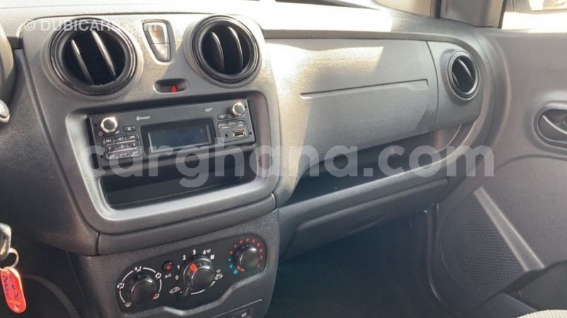 Big with watermark renault 18 ashanti import dubai 38027