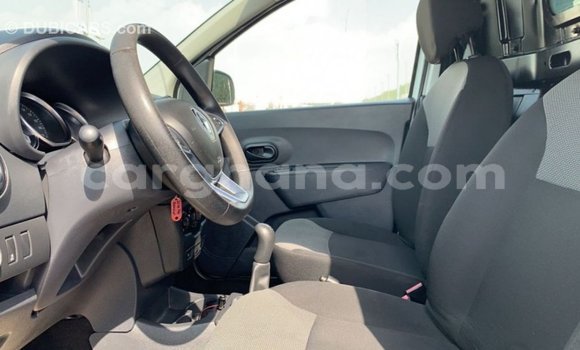 Sayi Imported Renault 18 White Mota in Import - Dubai a Ashanti Sayi Imported Renault 18 White Mota in Import - Dubai a Ashanti