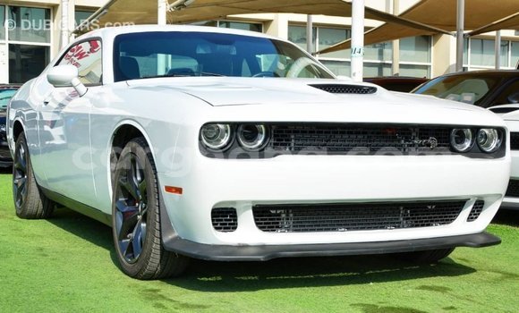 Ra Imported Dodge Challenger funfun Ọkọ̀ in Import - Dubai ni Ashanti Ra Imported Dodge Challenger funfun Ọkọ̀ in Import - Dubai ni Ashanti