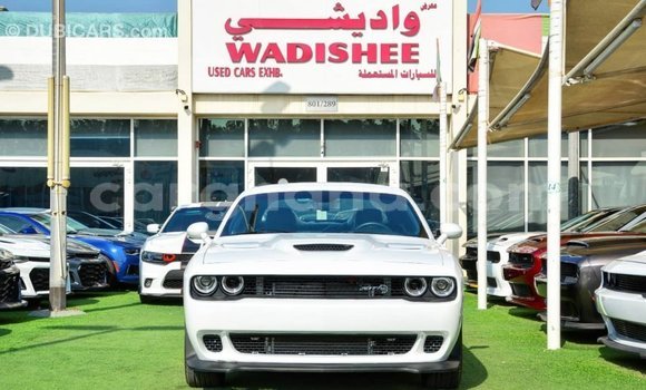 Ra Imported Dodge Challenger funfun Ọkọ̀ in Import - Dubai ni Ashanti Ra Imported Dodge Challenger funfun Ọkọ̀ in Import - Dubai ni Ashanti