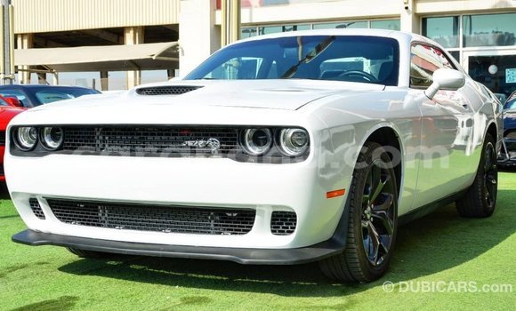 Ra Imported Dodge Challenger funfun Ọkọ̀ in Import - Dubai ni Ashanti Ra Imported Dodge Challenger funfun Ọkọ̀ in Import - Dubai ni Ashanti