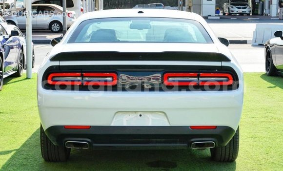 Ra Imported Dodge Challenger funfun Ọkọ̀ in Import - Dubai ni Ashanti Ra Imported Dodge Challenger funfun Ọkọ̀ in Import - Dubai ni Ashanti