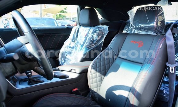 Ra Imported Dodge Challenger funfun Ọkọ̀ in Import - Dubai ni Ashanti Ra Imported Dodge Challenger funfun Ọkọ̀ in Import - Dubai ni Ashanti