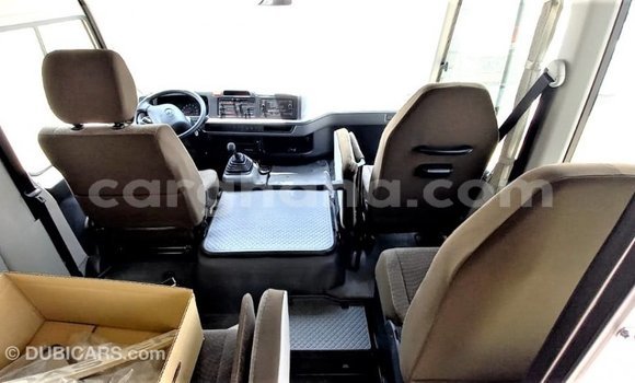 Ra Imported Toyota Coaster funfun Ọkọ̀ in Import - Dubai ni Ashanti Ra Imported Toyota Coaster funfun Ọkọ̀ in Import - Dubai ni Ashanti
