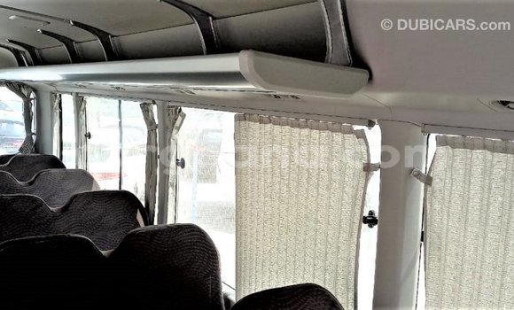 Ra Imported Toyota Coaster funfun Ọkọ̀ in Import - Dubai ni Ashanti Ra Imported Toyota Coaster funfun Ọkọ̀ in Import - Dubai ni Ashanti