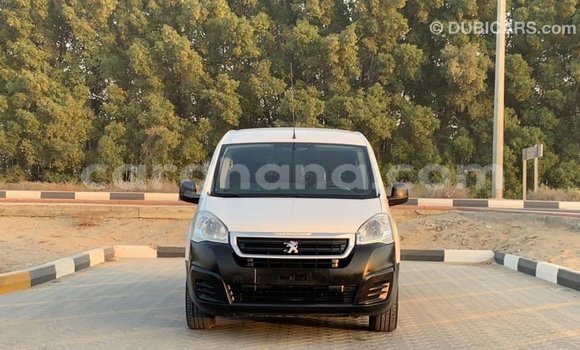 Sayi Imported Peugeot Partner White Mota in Import - Dubai a Ashanti Sayi Imported Peugeot Partner White Mota in Import - Dubai a Ashanti