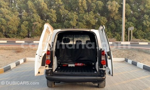 Sayi Imported Peugeot Partner White Mota in Import - Dubai a Ashanti Sayi Imported Peugeot Partner White Mota in Import - Dubai a Ashanti