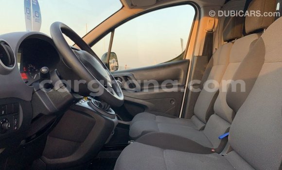 Sayi Imported Peugeot Partner White Mota in Import - Dubai a Ashanti Sayi Imported Peugeot Partner White Mota in Import - Dubai a Ashanti