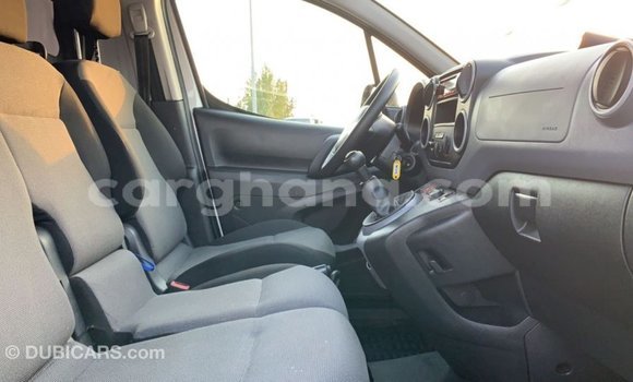 Sayi Imported Peugeot Partner White Mota in Import - Dubai a Ashanti Sayi Imported Peugeot Partner White Mota in Import - Dubai a Ashanti