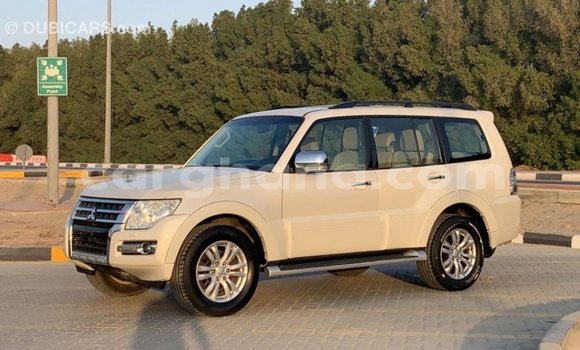 Sayi Imported Mitsubishi Pajero White Mota in Import - Dubai a Ashanti Sayi Imported Mitsubishi Pajero White Mota in Import - Dubai a Ashanti