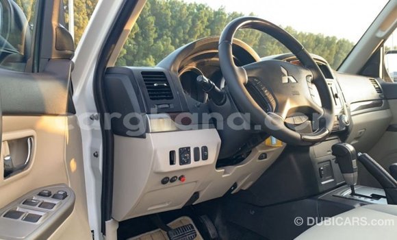 Sayi Imported Mitsubishi Pajero White Mota in Import - Dubai a Ashanti Sayi Imported Mitsubishi Pajero White Mota in Import - Dubai a Ashanti