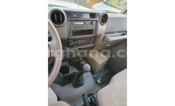 Buy Import Toyota Land Cruiser Beige Car in Import - Dubai in Ashanti Buy Import Toyota Land Cruiser Beige Car in Import - Dubai in Ashanti