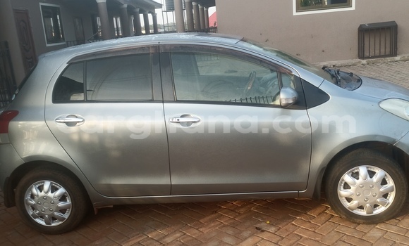Ra Àlòkù Toyota Vitz Silver Ọkọ̀ in Tamale ni Ariwa Ra Àlòkù Toyota Vitz Silver Ọkọ̀ in Tamale ni Ariwa