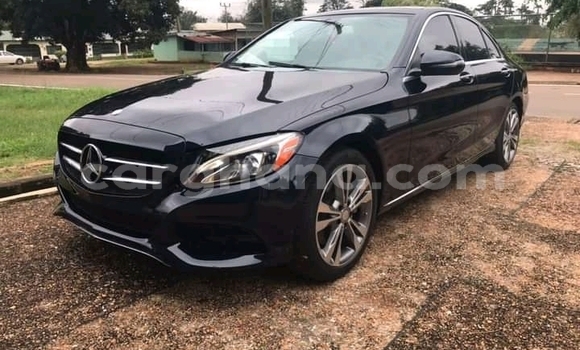 Sayi Na hannu Mercedes‒Benz 300CD Black Mota in Accra a Greater Accra Sayi Na hannu Mercedes‒Benz 300CD Black Mota in Accra a Greater Accra