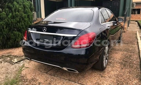 Sayi Na hannu Mercedes‒Benz 300CD Black Mota in Accra a Greater Accra Sayi Na hannu Mercedes‒Benz 300CD Black Mota in Accra a Greater Accra