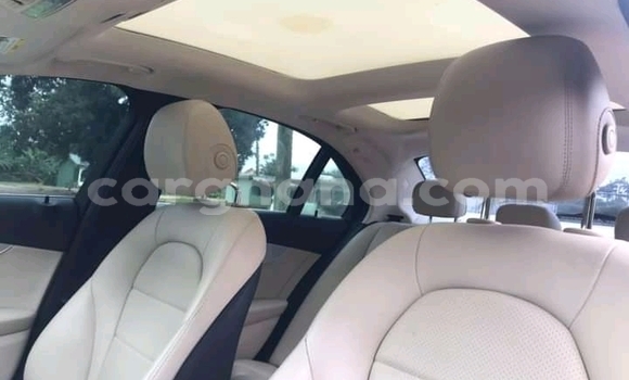 Sayi Na hannu Mercedes‒Benz 300CD Black Mota in Accra a Greater Accra Sayi Na hannu Mercedes‒Benz 300CD Black Mota in Accra a Greater Accra