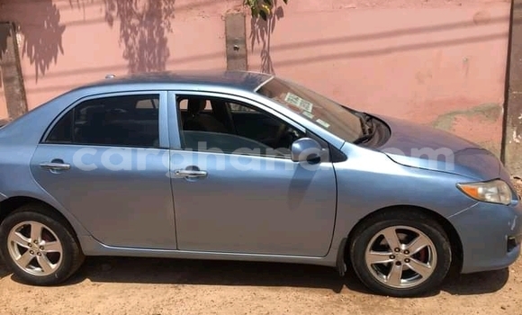 Sayi Na hannu Toyota Corolla Azurfa Mota in Accra a Greater Accra