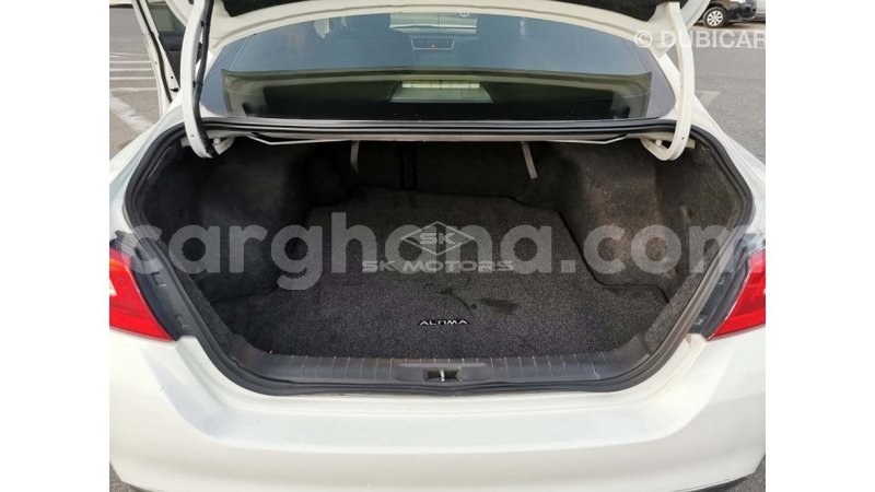 Big with watermark nissan altima ashanti import dubai 38084