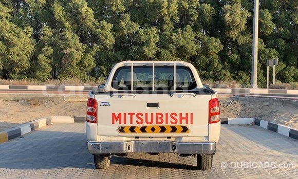 Ra Imported Mitsubishi L200 funfun Ọkọ̀ in Import - Dubai ni Ashanti Ra Imported Mitsubishi L200 funfun Ọkọ̀ in Import - Dubai ni Ashanti