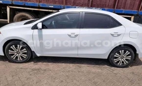 Ra Àlòkù Toyota Corolla funfun Ọkọ̀ in Accra ni Greater Accra Ra Àlòkù Toyota Corolla funfun Ọkọ̀ in Accra ni Greater Accra