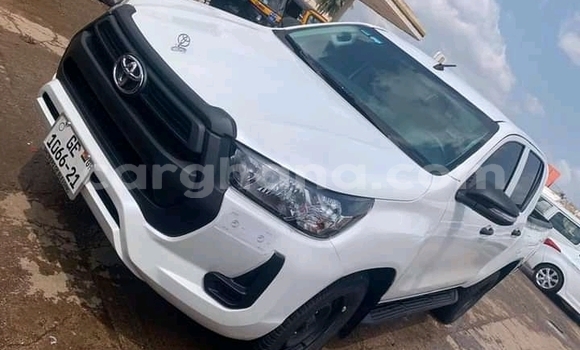 Buy Used Toyota Hilux White Car in Accra in Greater Accra Buy Used Toyota Hilux White Car in Accra in Greater Accra