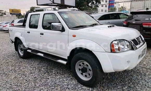 Ra Àlòkù Nissan Pickup funfun Ọkọ̀ in Accra ni Greater Accra Ra Àlòkù Nissan Pickup funfun Ọkọ̀ in Accra ni Greater Accra