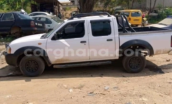 Ra Àlòkù Nissan Hardbody funfun Ọkọ̀ in Accra ni Greater Accra Ra Àlòkù Nissan Hardbody funfun Ọkọ̀ in Accra ni Greater Accra