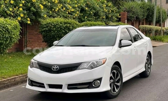 Buy Used Toyota Camry White Car in Accra in Greater Accra Buy Used Toyota Camry White Car in Accra in Greater Accra