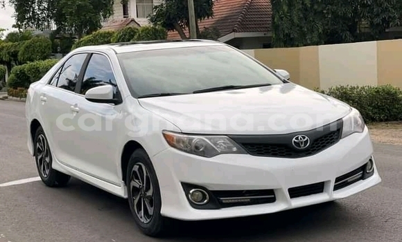 Buy Used Toyota Camry White Car in Accra in Greater Accra Buy Used Toyota Camry White Car in Accra in Greater Accra