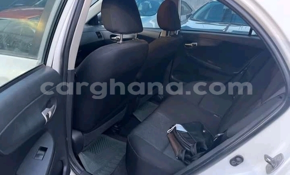 Ra Àlòkù Toyota Corolla funfun Ọkọ̀ in Accra ni Greater Accra Ra Àlòkù Toyota Corolla funfun Ọkọ̀ in Accra ni Greater Accra