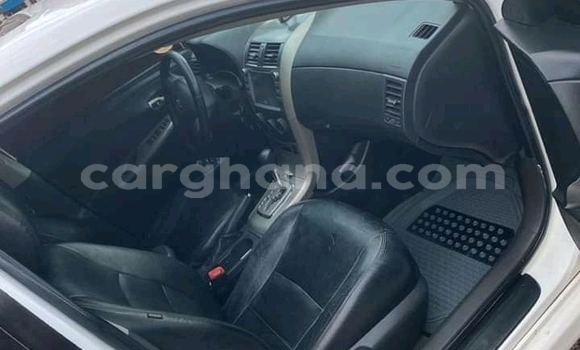 Ra Àlòkù Toyota Corolla funfun Ọkọ̀ in Accra ni Greater Accra Ra Àlòkù Toyota Corolla funfun Ọkọ̀ in Accra ni Greater Accra