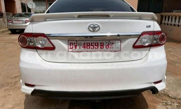 Ra Àlòkù Toyota Corolla funfun Ọkọ̀ in Accra ni Greater Accra Ra Àlòkù Toyota Corolla funfun Ọkọ̀ in Accra ni Greater Accra
