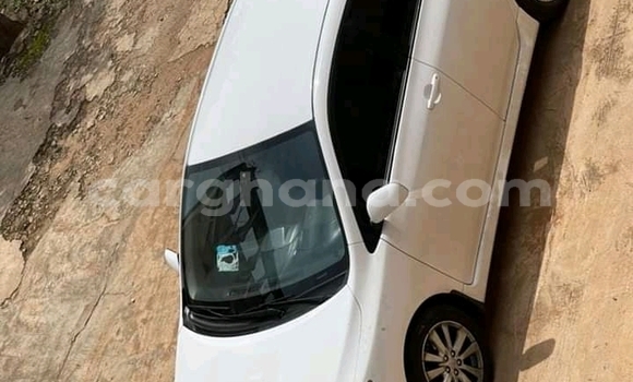 Ra Àlòkù Toyota Corolla funfun Ọkọ̀ in Accra ni Greater Accra Ra Àlòkù Toyota Corolla funfun Ọkọ̀ in Accra ni Greater Accra