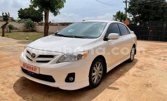 Ra Àlòkù Toyota Corolla funfun Ọkọ̀ in Accra ni Greater Accra Ra Àlòkù Toyota Corolla funfun Ọkọ̀ in Accra ni Greater Accra