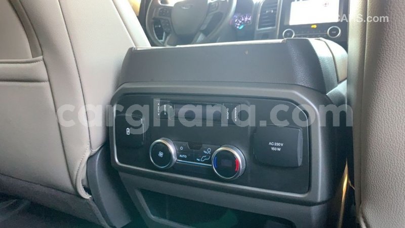 Big with watermark ford expedition ashanti import dubai 38120