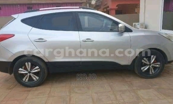 Ra Àlòkù Hyundai ix35 Silver Ọkọ̀ in Accra ni Greater Accra Ra Àlòkù Hyundai ix35 Silver Ọkọ̀ in Accra ni Greater Accra