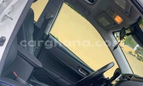 Ra Àlòkù Toyota Corolla funfun Ọkọ̀ in Accra ni Greater Accra Ra Àlòkù Toyota Corolla funfun Ọkọ̀ in Accra ni Greater Accra