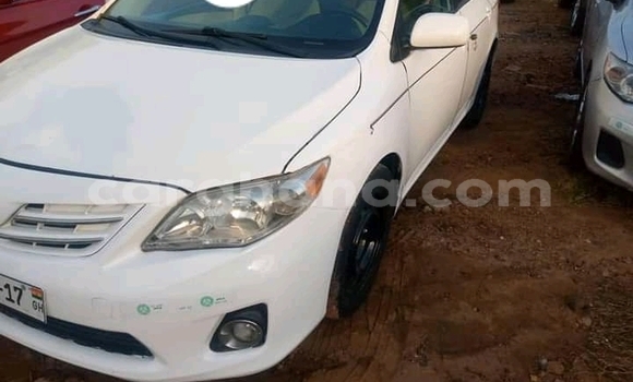 Ra Àlòkù Toyota Corolla funfun Ọkọ̀ in Accra ni Greater Accra
