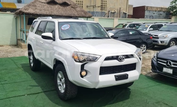 Buy Used Toyota 4Runner White Car in Sekondi–Takoradi Metropolitan in Western Buy Used Toyota 4Runner White Car in Sekondi–Takoradi Metropolitan in Western