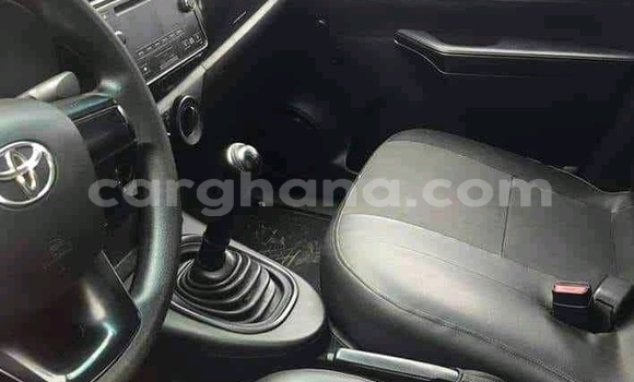 Buy Used Toyota Hilux White Car in Accra in Greater Accra Buy Used Toyota Hilux White Car in Accra in Greater Accra