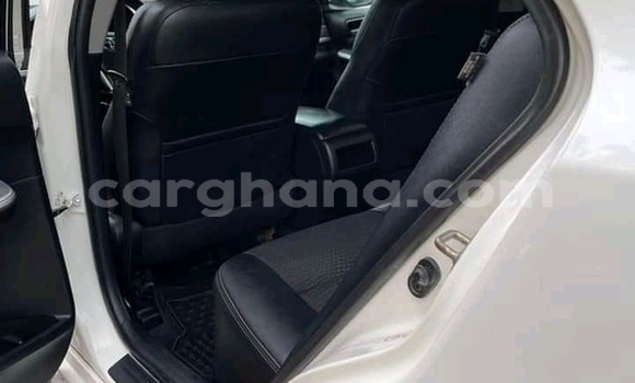 Ra Àlòkù Toyota Corolla funfun Ọkọ̀ in Accra ni Greater Accra Ra Àlòkù Toyota Corolla funfun Ọkọ̀ in Accra ni Greater Accra